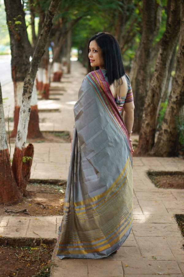 Gray Raw Silk Saree - Image 2