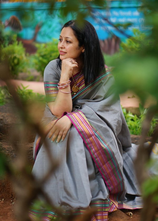 Gray Raw Silk Saree - Image 4