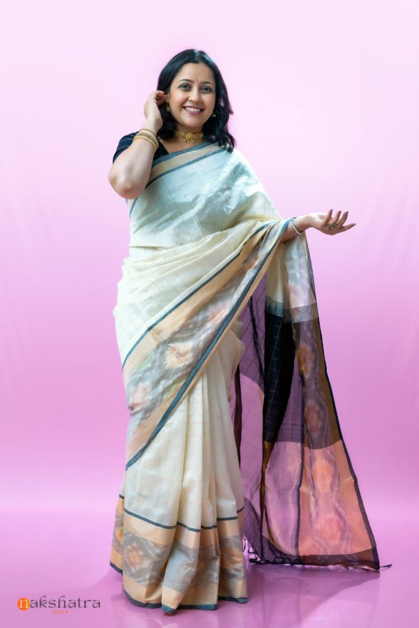 Pearl White Pure Cotton Silk Handloom Ikat Border Saree - Image 4