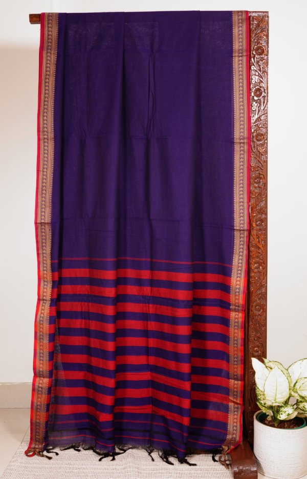Deep Purple Narayanpet Small Border Saree - Image 3