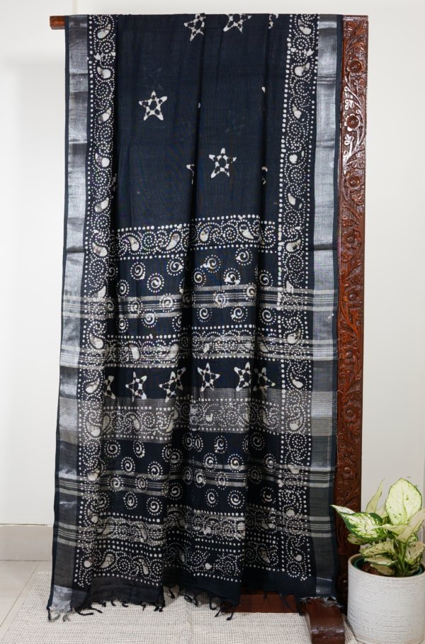 Black Linen Saree - Image 3