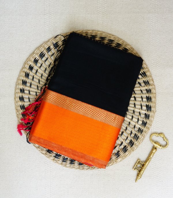 Black Maheshwari Ganga Jamuna Border Saree - Image 2