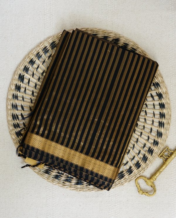 Black Golden Tissue Lining Maheshwari Saree - Image 2