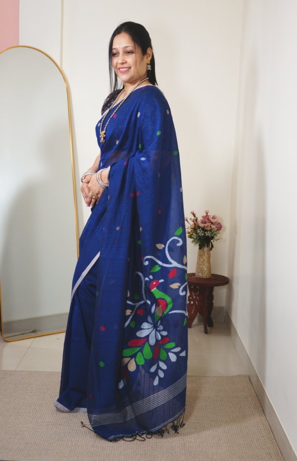 Indigo Jamdani Peacock Pallu Handloom Saree - Image 2